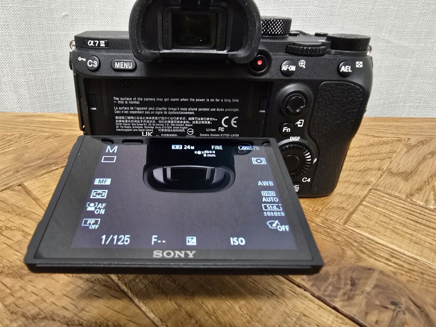 SONY A7 III Mirrorless Camera with 28-70mm f/3.5-5.6 Zoom Lens Shutter Count 633