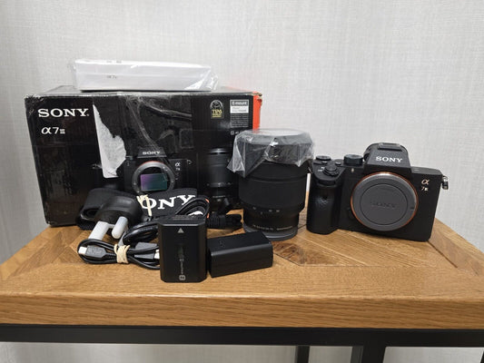 SONY A7 III Mirrorless Camera with 28-70mm f/3.5-5.6 Zoom Lens Shutter Count 633