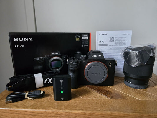 SONY A7 III Mirrorless Camera with 28-70mm f/3.5-5.6 Zoom Lens Shutter Count 16