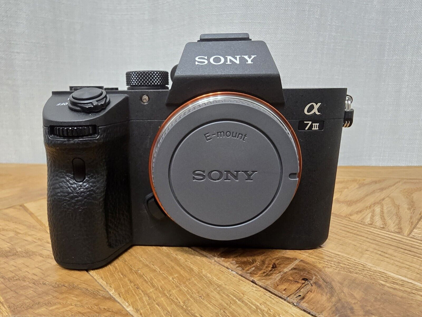 SONY A7 III Mirrorless Camera with 28-70mm f/3.5-5.6 Zoom Lens Shutter Count 633